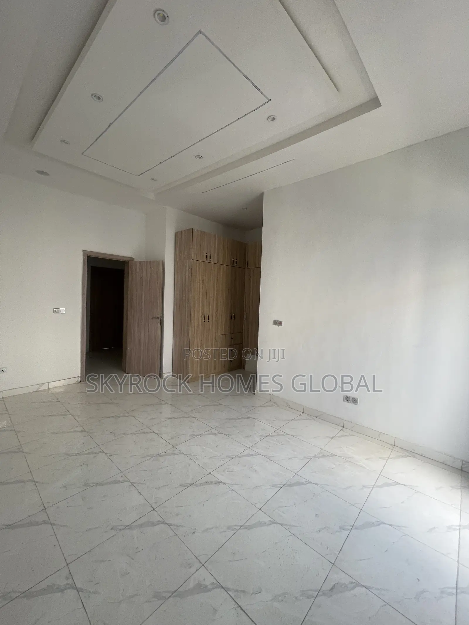 4bdrm Duplex in Ikota for rent in Ikota