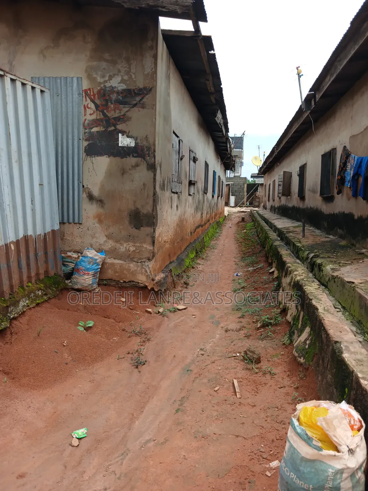 Unusul Muti-Useful Demilishable Bongalow on 721sqm in New Oko Oba