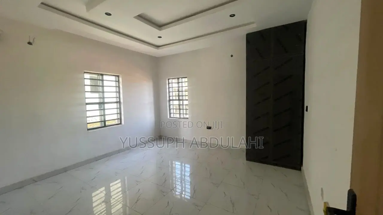 2bdrm Apartment in Yaba for sale in Sabo / Yaba