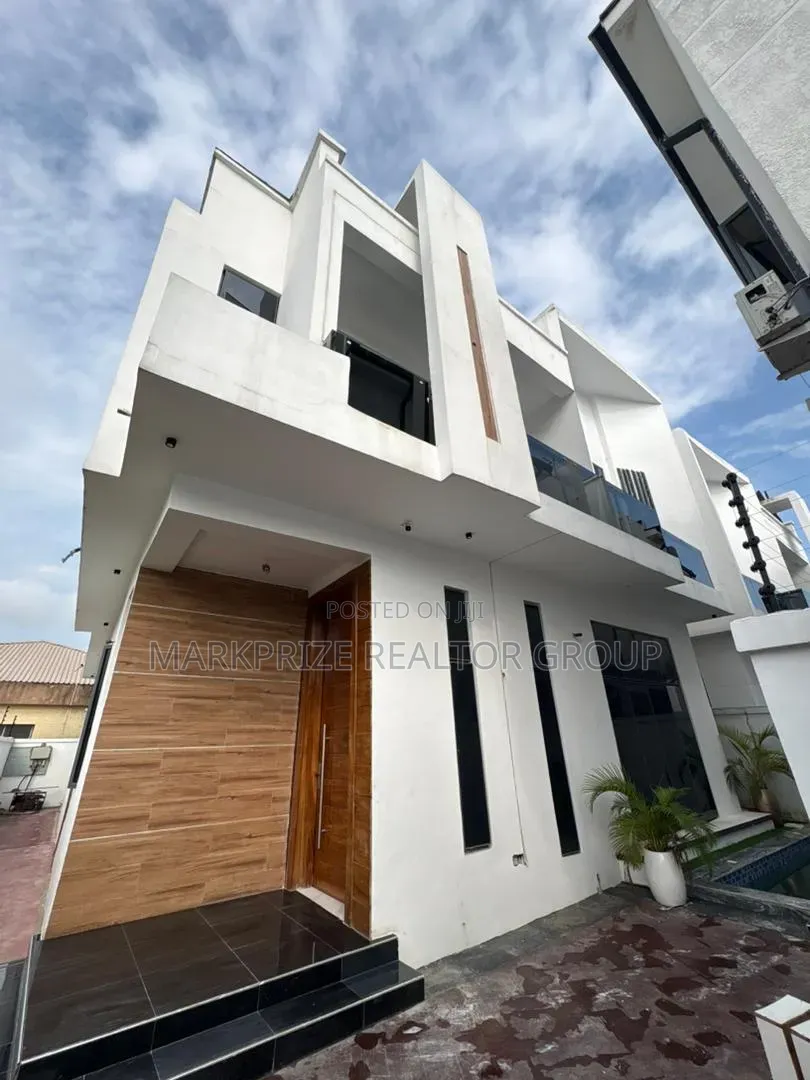 5bdrm Duplex in Chevron Lekki for sale in Chevron