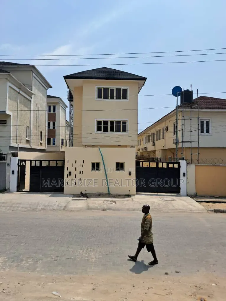 5bdrm Duplex in Ologolo Lekki for sale in Ologolo