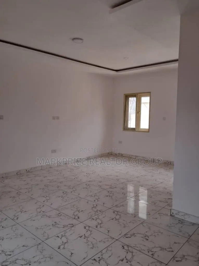 5bdrm Duplex in Ologolo Lekki for sale in Ologolo