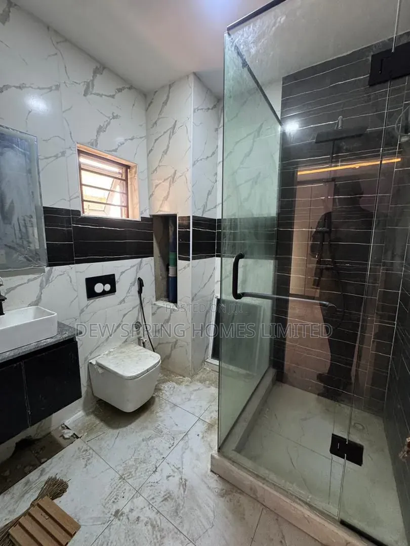 2bdrm Apartment in Lekki Phase 1 for sale in Lekki Phase 1
