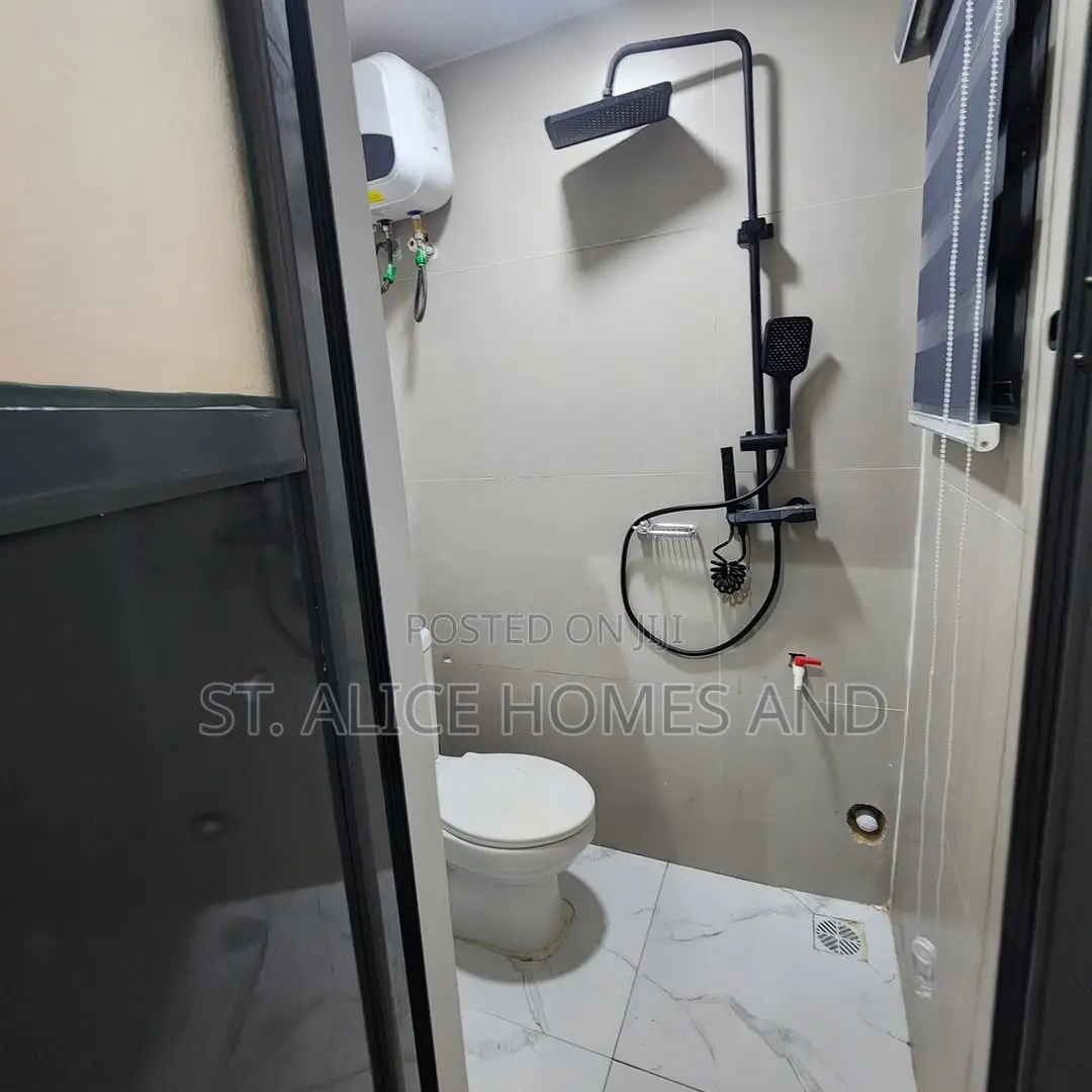 Mrfargi Residence 6 Bedroom Apartment With Ps5 & 2 Living Rooms Magodo in GRA Phase 2 Shangisha