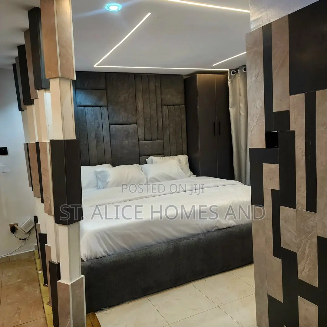 Mrfargi Residence 6 Bedroom Apartment With Ps5 & 2 Living Rooms Magodo in GRA Phase 2 Shangisha