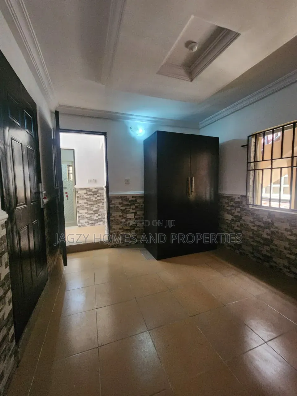 Spacious Room and Parlour for Rent in Chevron