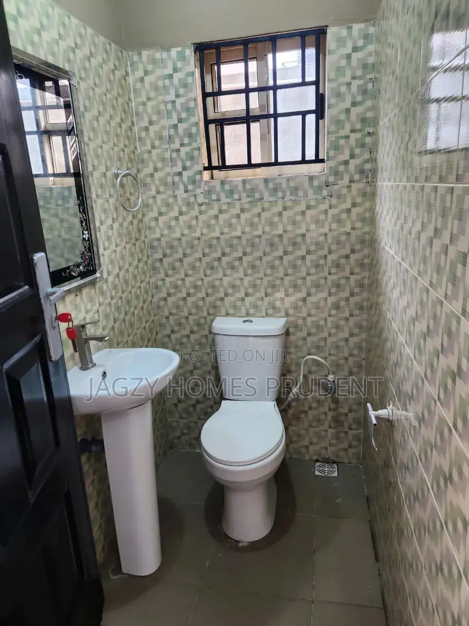 Spacious Room and Parlour for Rent in Chevron