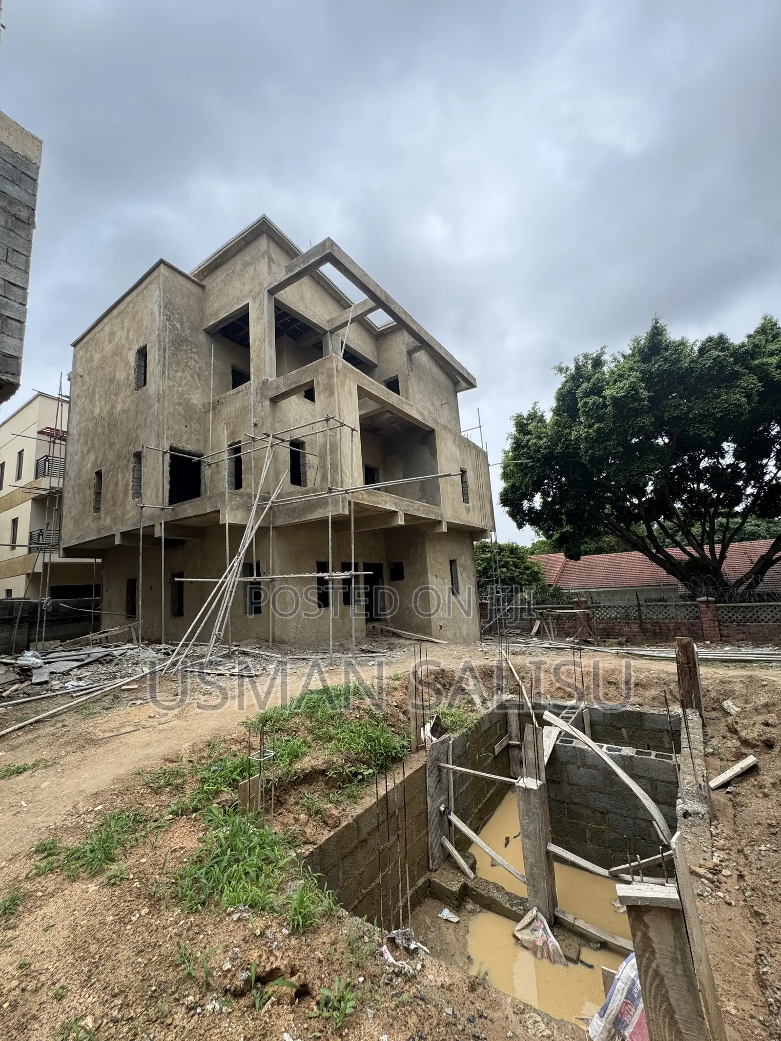 5bdrm Duplex in Life Camp for sale in Life Camp