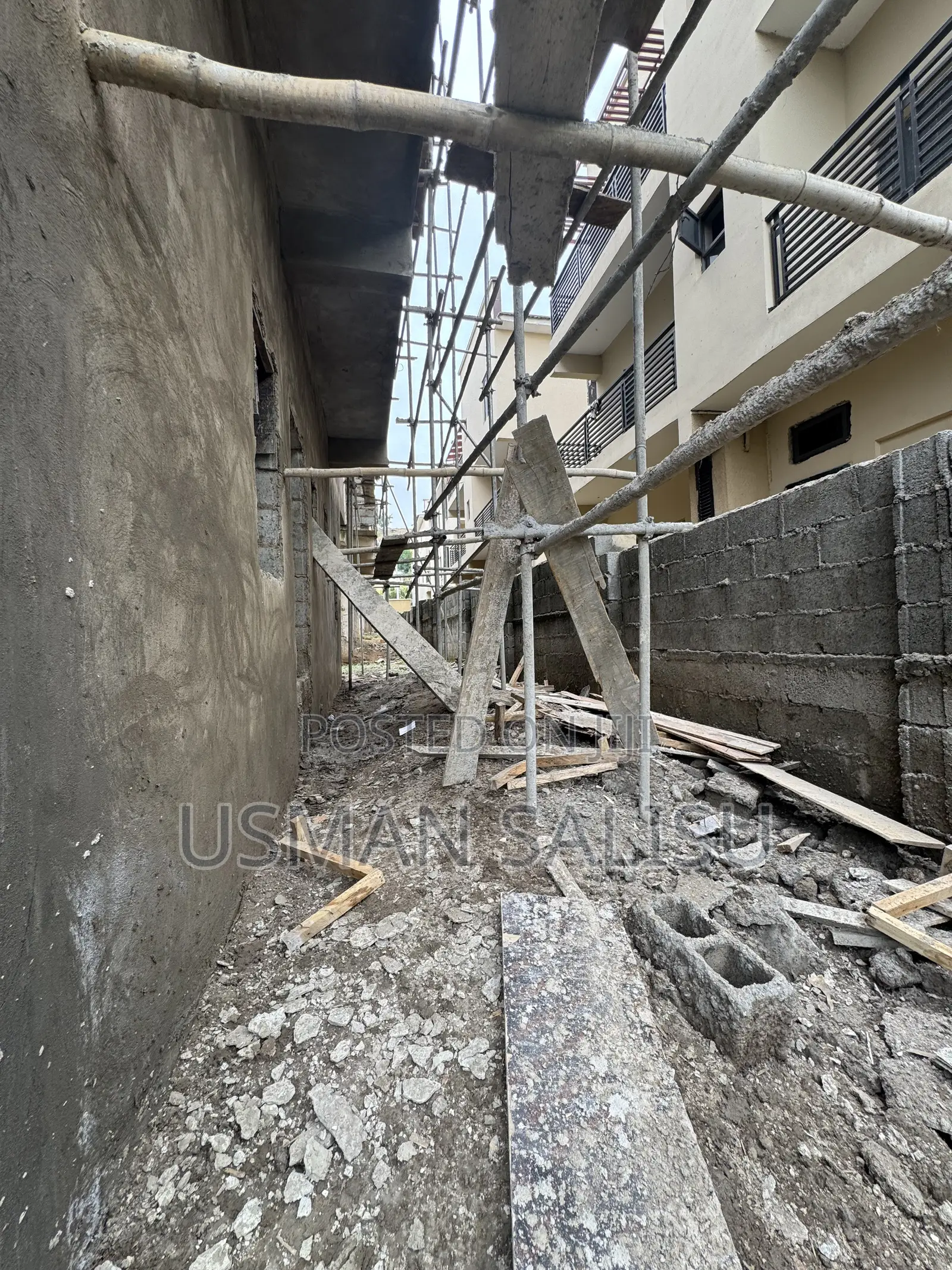5bdrm Duplex in Life Camp for sale in Life Camp