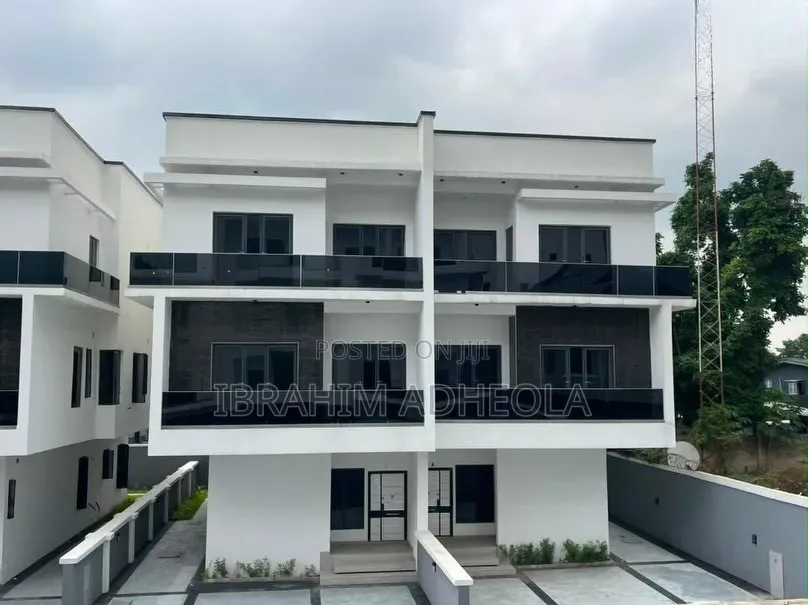 5bdrm Duplex in Ikeja Gra for sale in Ikeja GRA