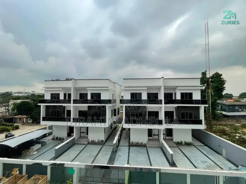 5bdrm Duplex in Ikeja Gra for sale in Ikeja GRA