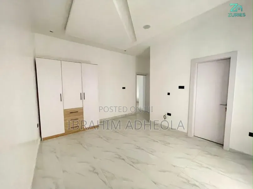 5bdrm Duplex in Ikeja Gra for sale in Ikeja GRA