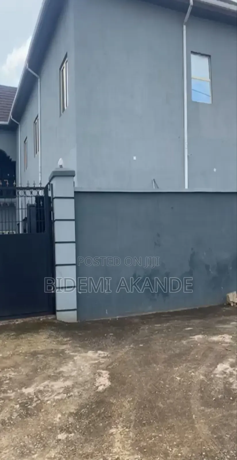 Commercial Warehouse Facing Lagos–Ibadan Expressway, Mowe – ₦300m in Obafemi-Owode