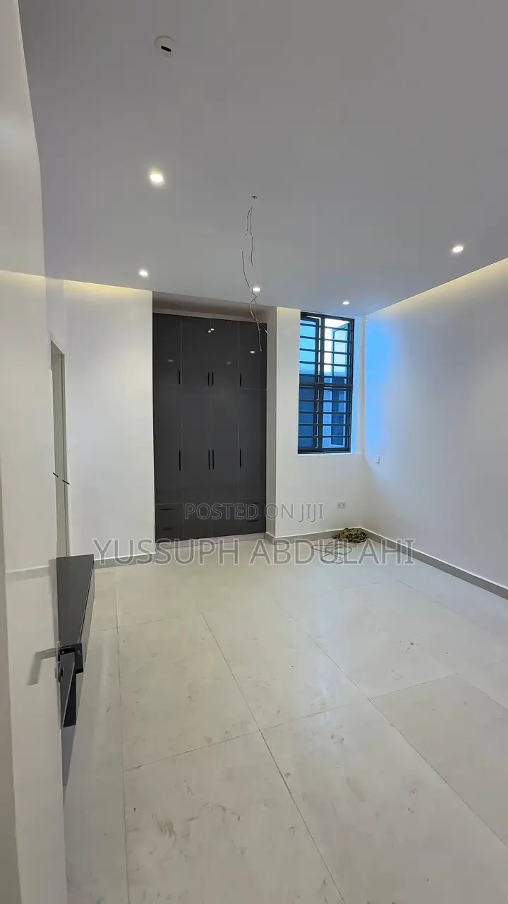 4bdrm Duplex in Adeniyi Jone for sale in Adeniyi Jones