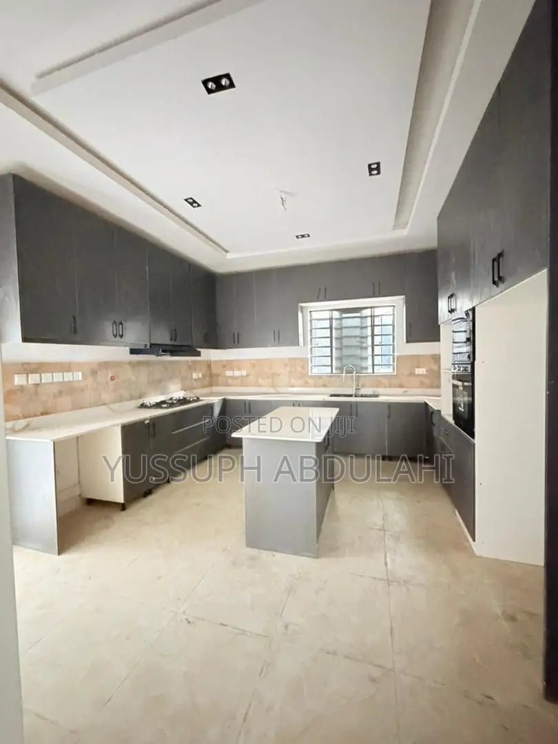 5bdrm Duplex in Opebi for sale in Opebi