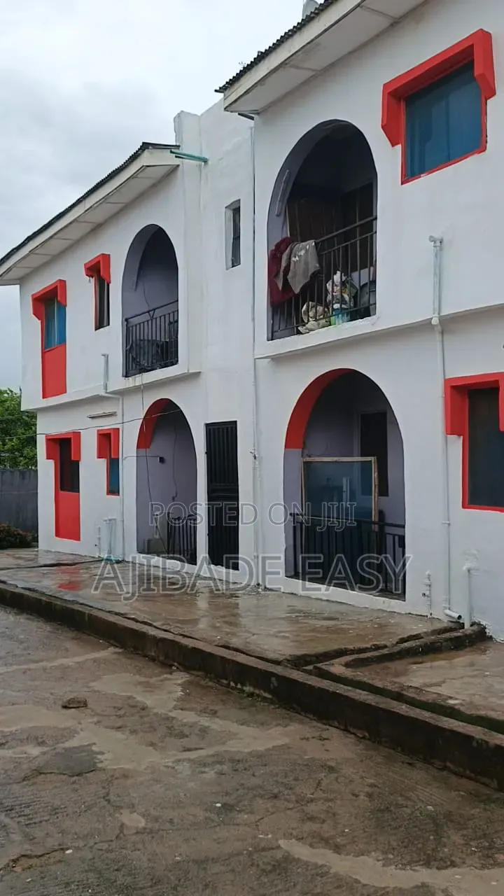 7bdrm Block of Flats in Ikotun / Ikotun/Igando for sale in Ikotun / Ikotun/Igando