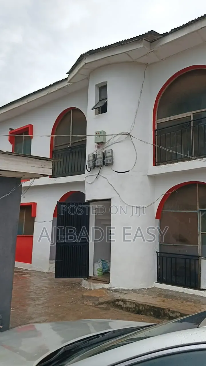 7bdrm Block of Flats in Ikotun / Ikotun/Igando for sale in Ikotun / Ikotun/Igando