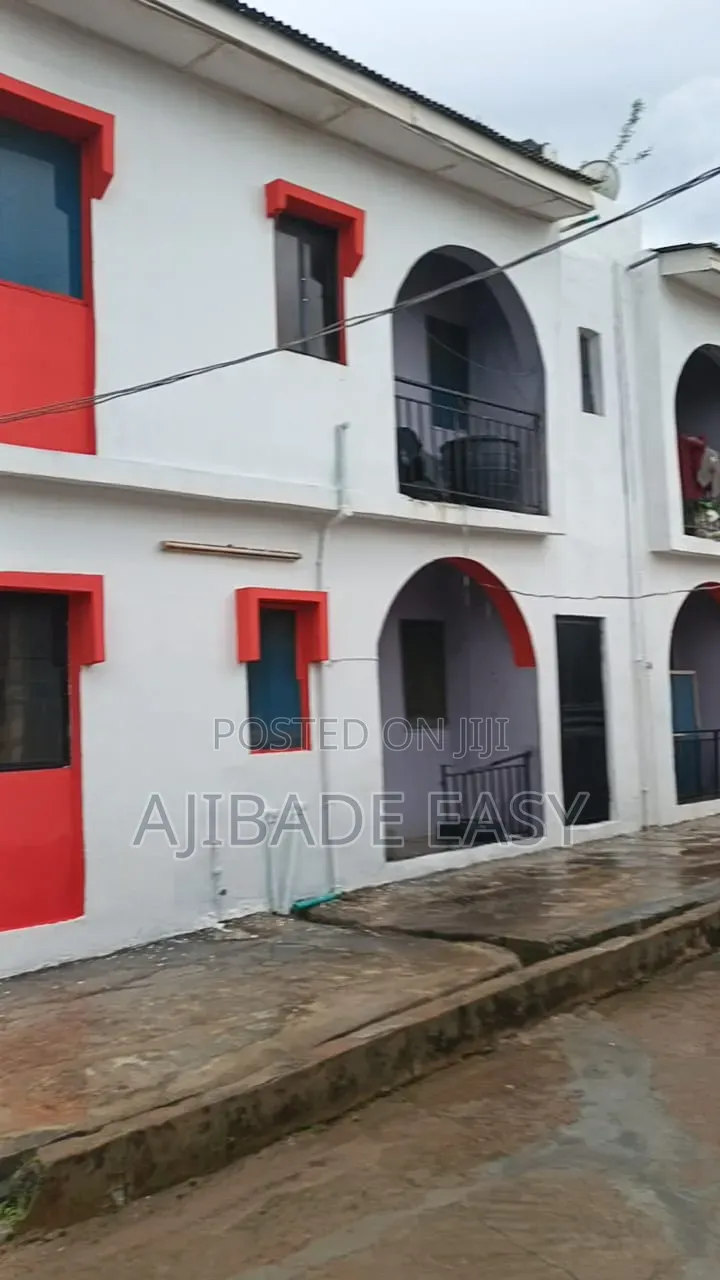 7bdrm Block of Flats in Ikotun / Ikotun/Igando for sale in Ikotun / Ikotun/Igando
