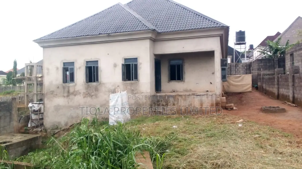 2bdrm Bungalow in People’S Paradise, Sabon Lugbe for sale in Sabon Lugbe