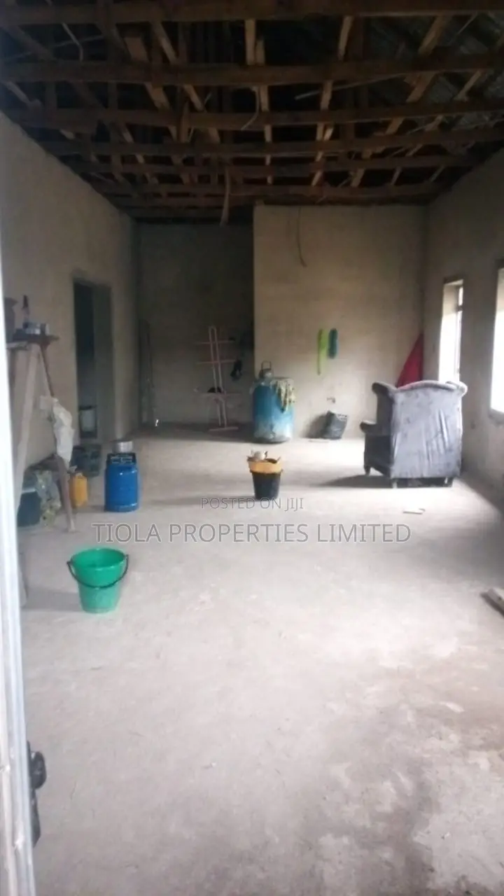 2bdrm Bungalow in People’S Paradise, Sabon Lugbe for sale in Sabon Lugbe