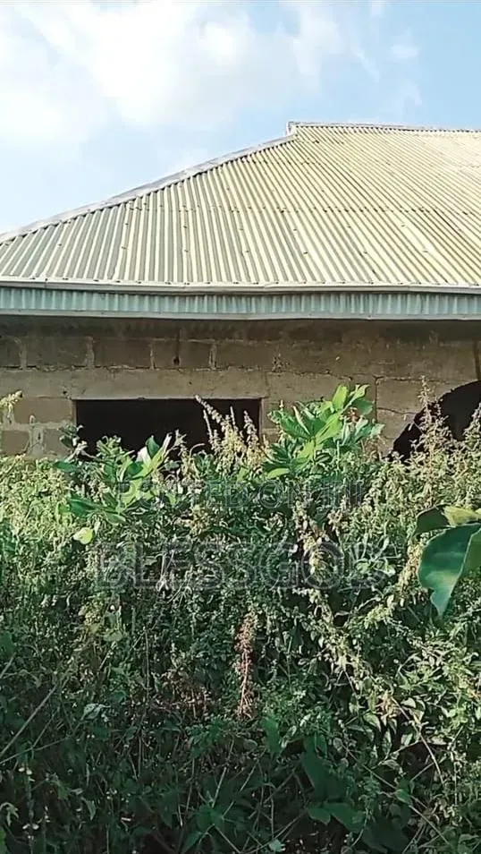 3bdrm House in Olori Saoko-Olokonla for sale in Ona-Ara