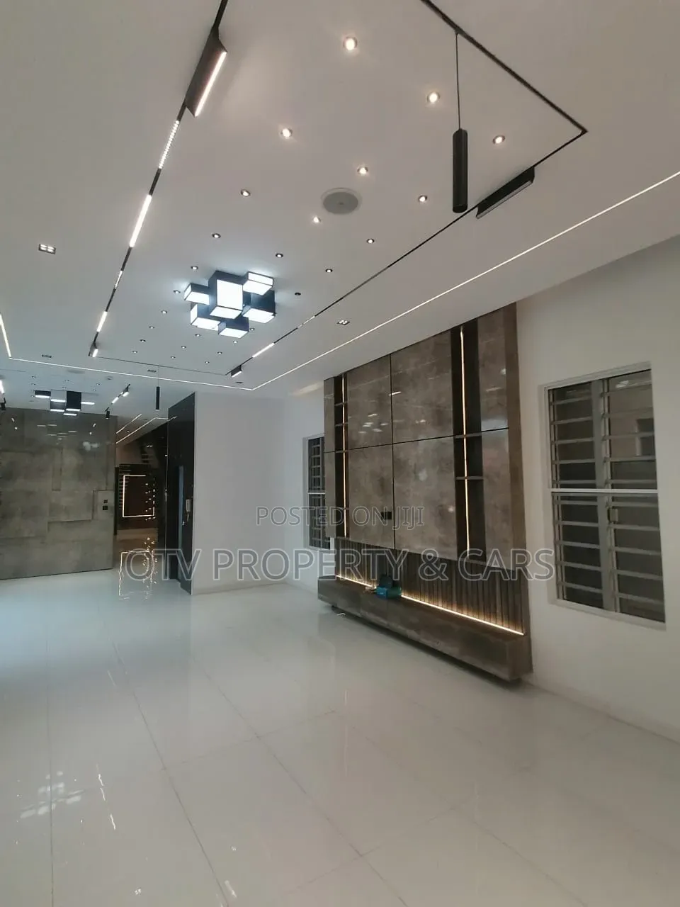 5bdrm Duplex in Lekki Phase 1 for sale in Lekki Phase 1