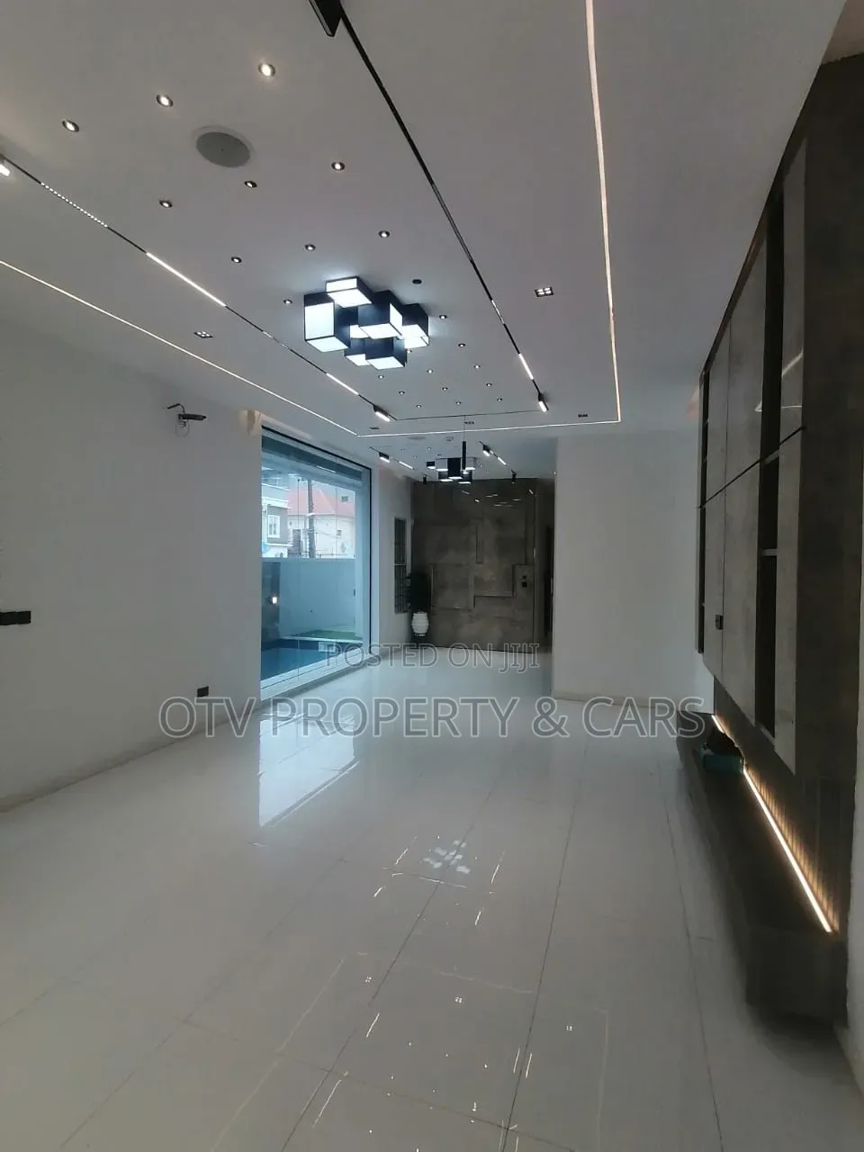 5bdrm Duplex in Lekki Phase 1 for sale in Lekki Phase 1