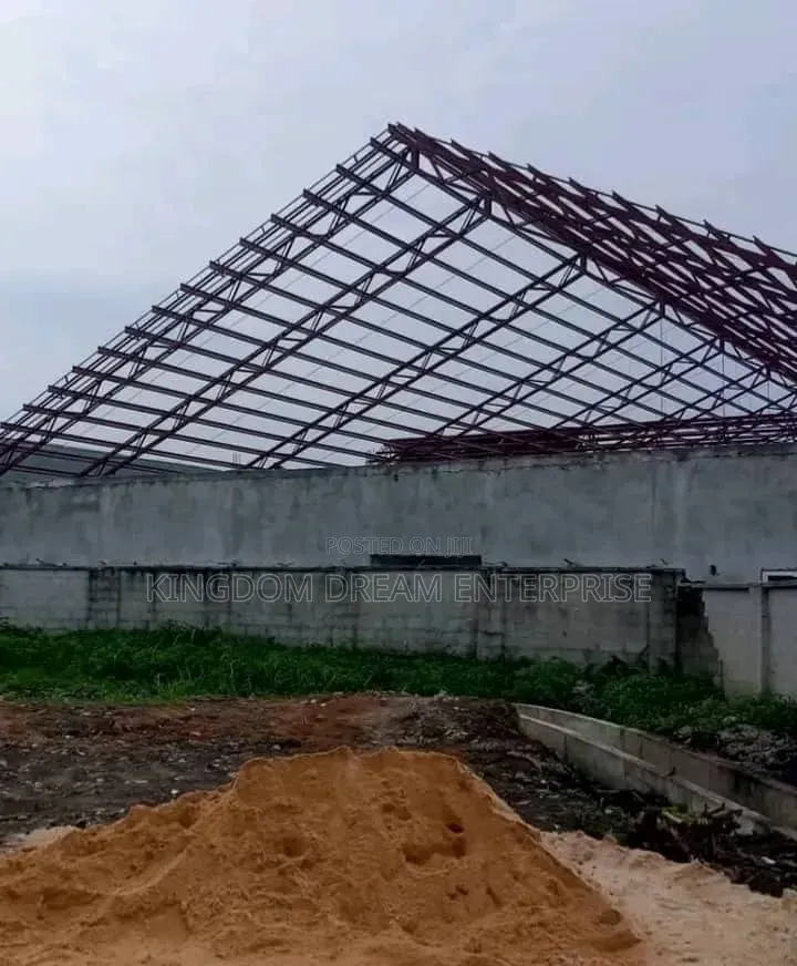 Warehouse 750sqm Cement Mangoro Bus Stop Lagos in Mangoro