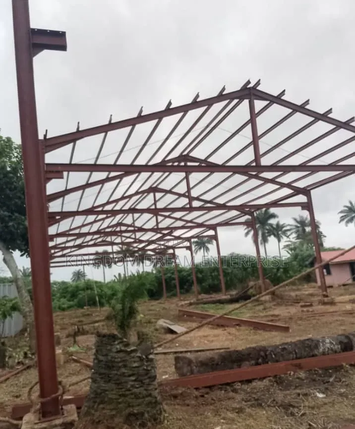 Warehouse 750sqm Cement Mangoro Bus Stop Lagos in Mangoro