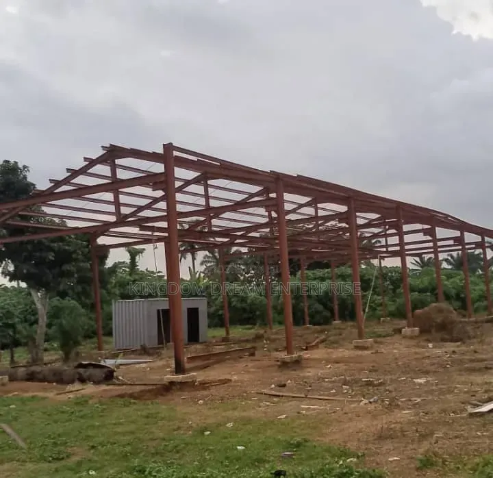 Warehouse 750sqm Cement Mangoro Bus Stop Lagos in Mangoro