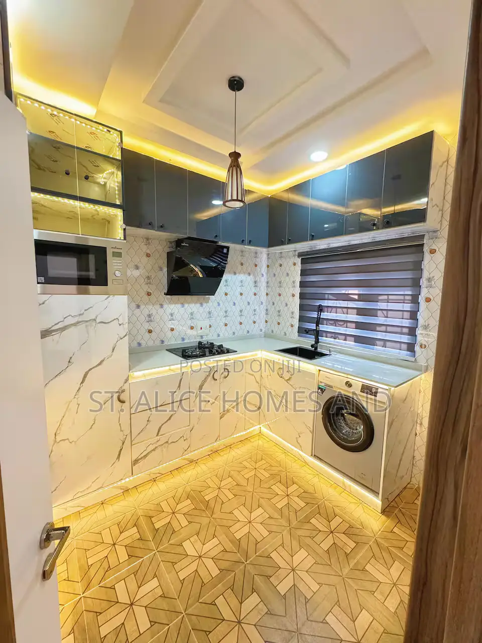 Madisonvillage Blue Stylish 2 Bedroom Apartment, Lugbe District, Abuja in Sabon Lugbe