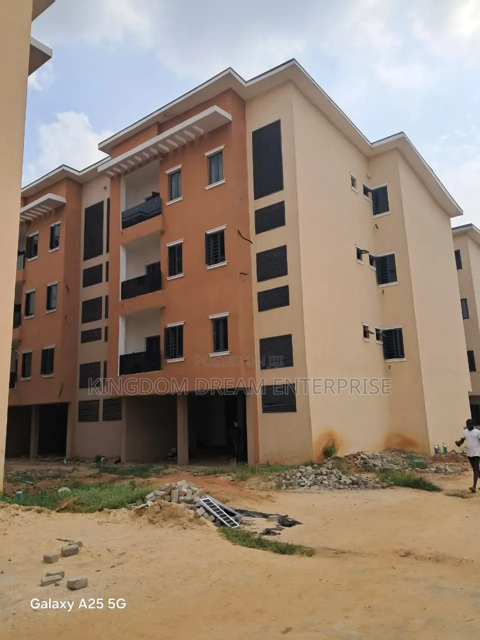3bdrm Block of Flats in Ikeja Lagos, Mobolaji Bank Anthony Way for sale in Mobolaji Bank Anthony Way