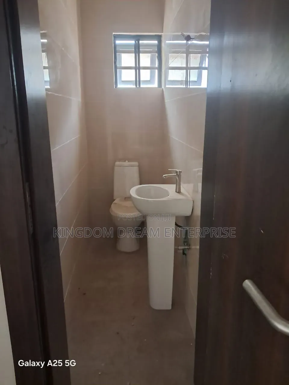 3bdrm Block of Flats in Ikeja Lagos, Mobolaji Bank Anthony Way for sale in Mobolaji Bank Anthony Way