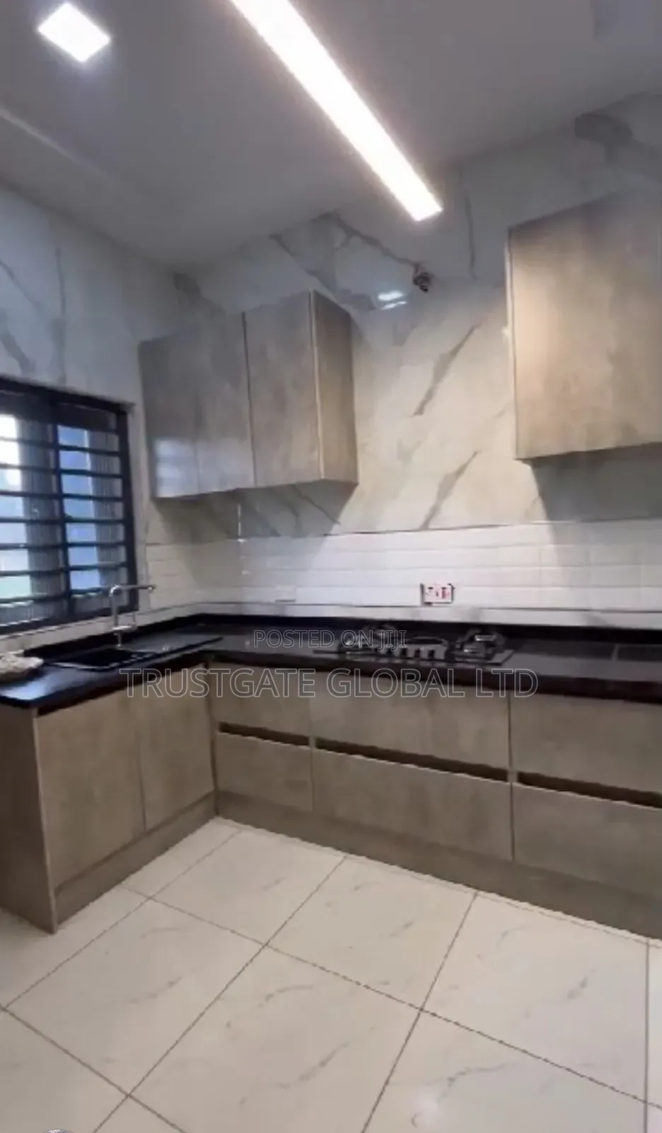 Furnished 5bdrm Duplex in Idu for sale in Idu