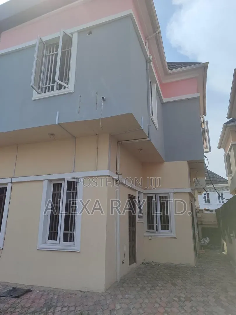 3bdrm Duplex in Ikota for rent in Ikota