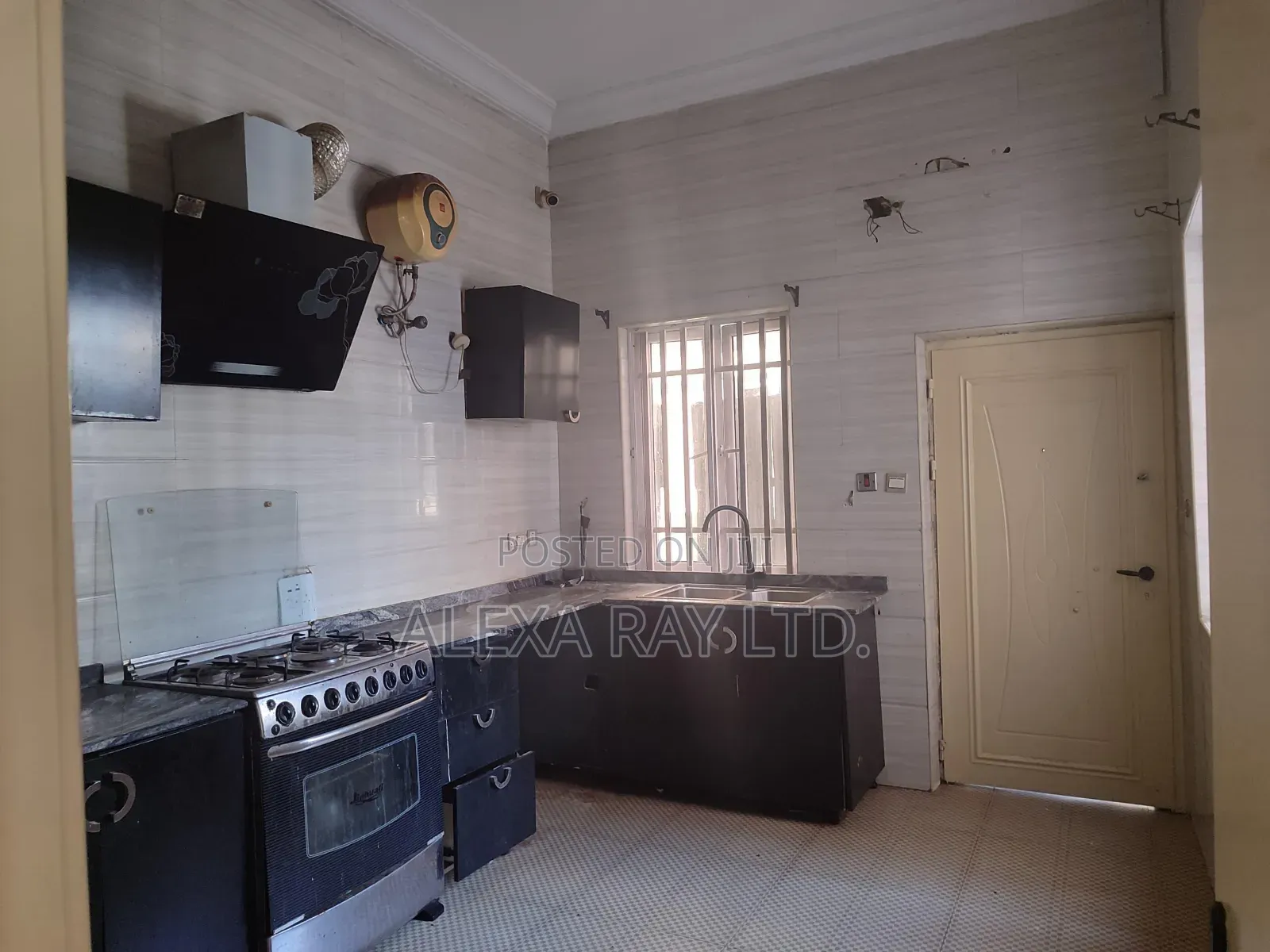 3bdrm Duplex in Ikota for rent in Ikota