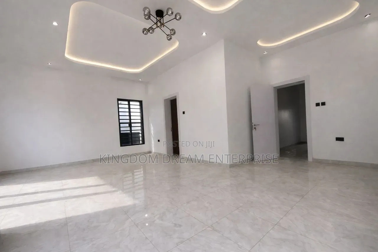 5bdrm Duplex in Ikeja Gra for sale in Ikeja GRA