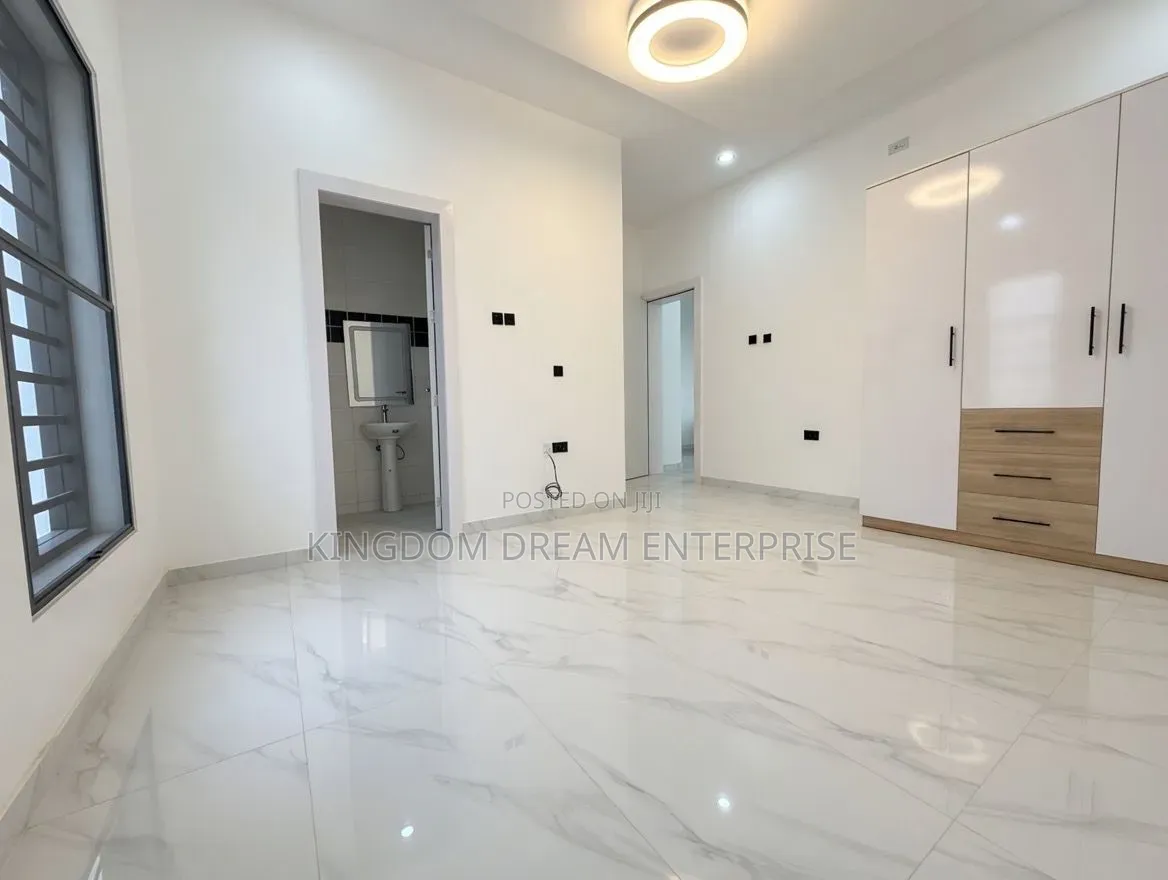 5bdrm Duplex in Ikeja Gra for sale in Ikeja GRA