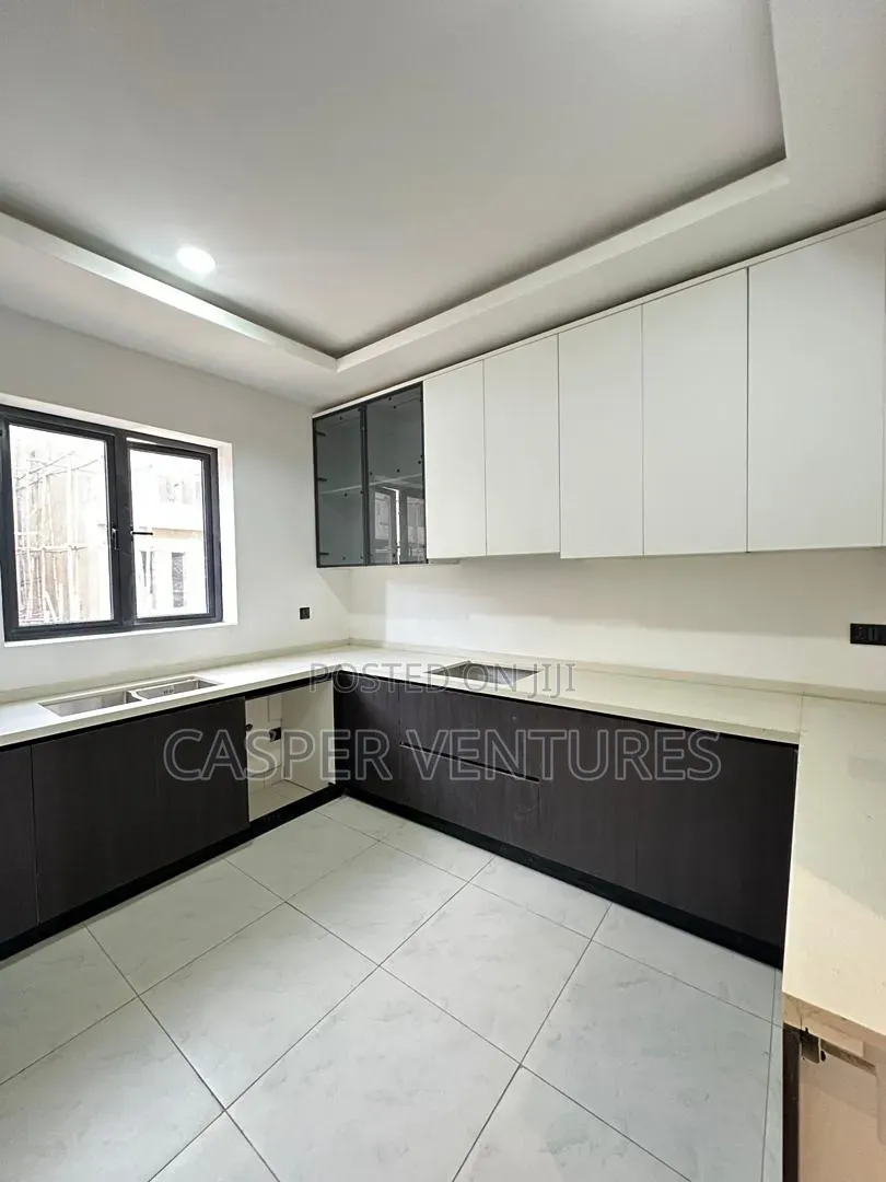 4bdrm Duplex in Freedom, Lekki Phase 1 for sale in Lekki Phase 1