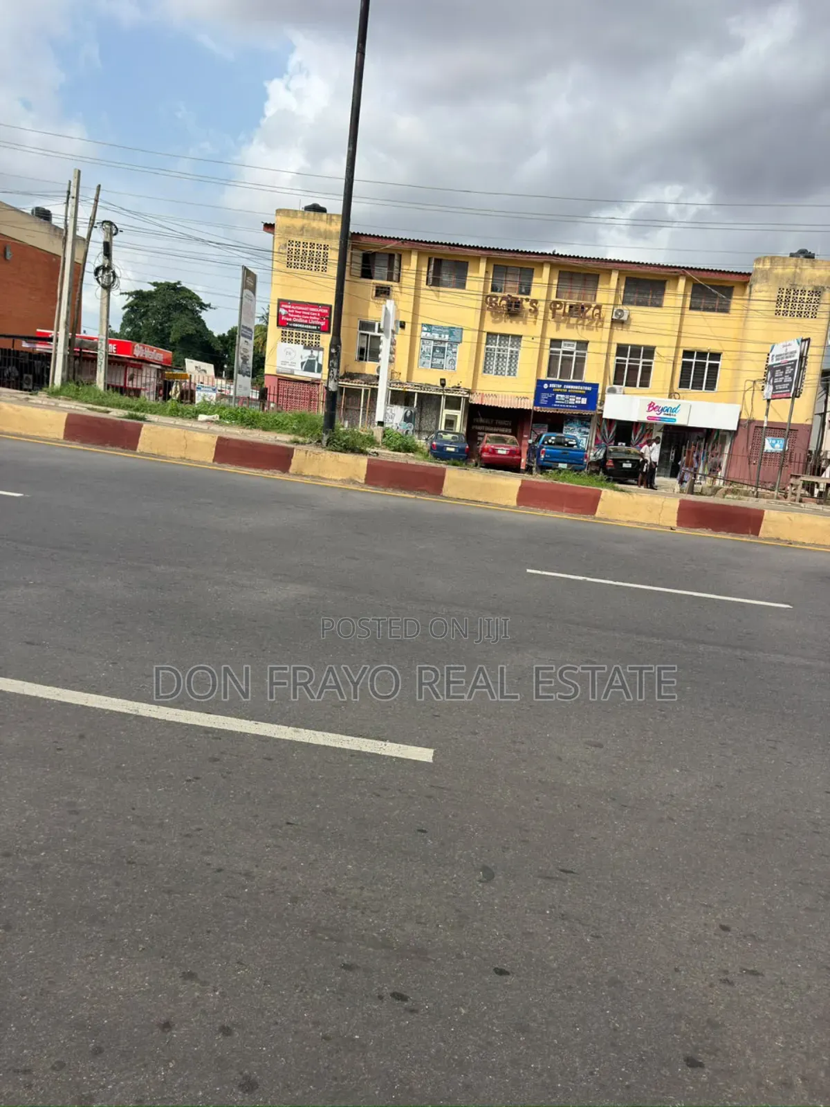 2 Floor Commercial Building for Sale at Bodija Main Road, Ibadan in Bodija