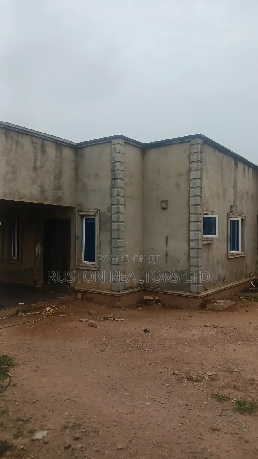 3bdrm Bungalow in Akobo for sale in Akobo