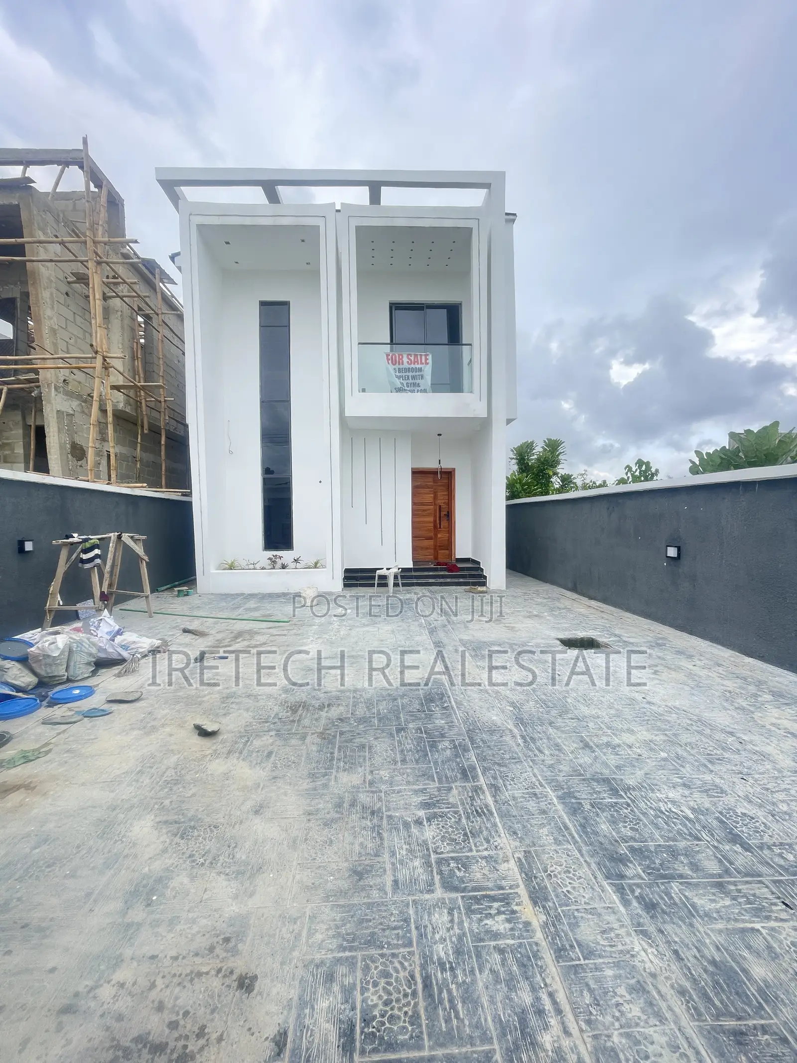 5bdrm Duplex in Ajah, Off Lekki-Epe Expressway for sale in Off Lekki-Epe Expressway