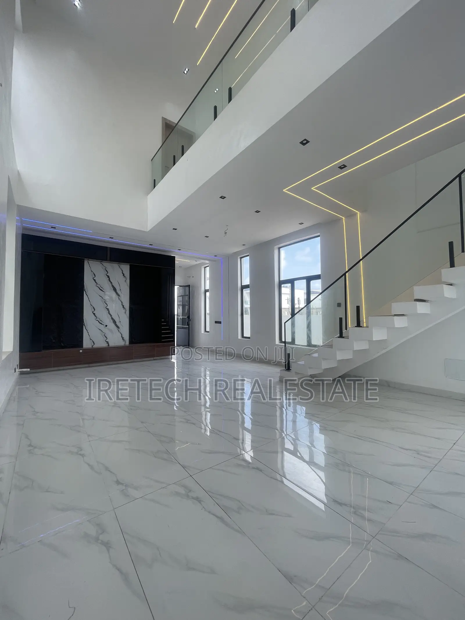 5bdrm Duplex in Ajah In A Tight for sale in Ado / Ajah