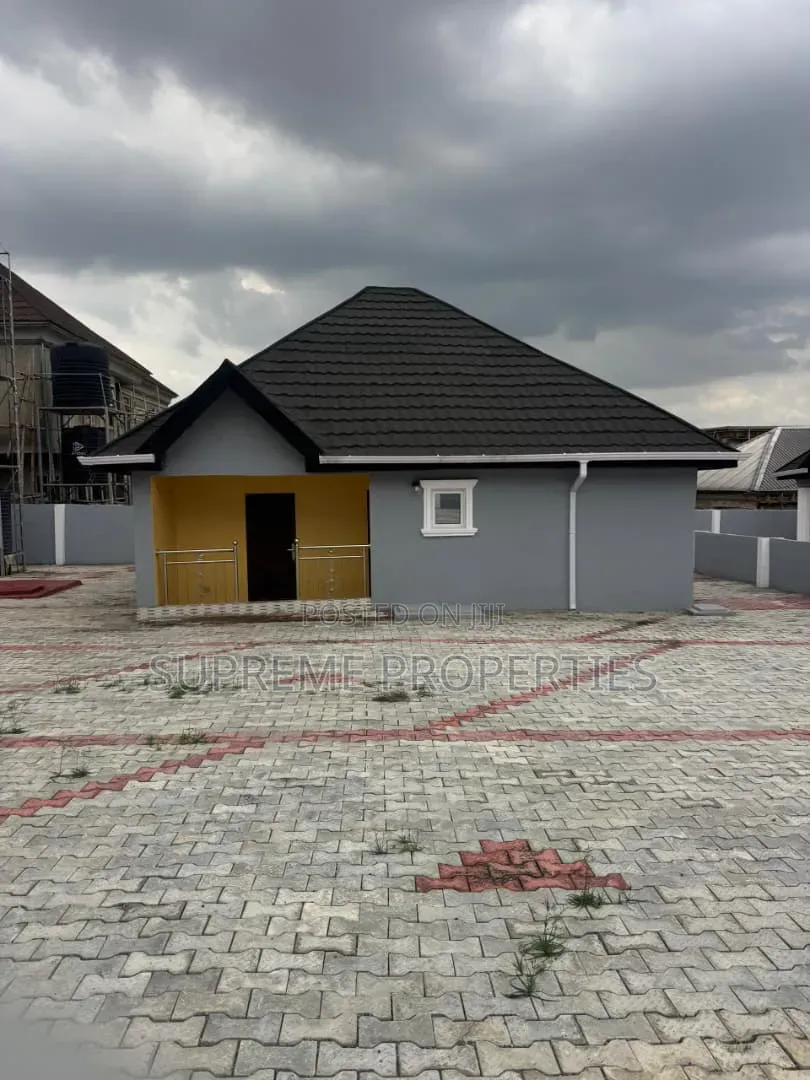 2bdrm Bungalow in Kolapo Ishola Gra, Ibadan for rent in Ibadan