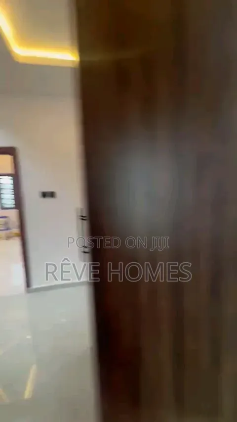 Furnished 2bdrm Block of Flats in Soluyi for rent in Soluyi