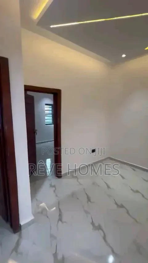 Furnished 2bdrm Block of Flats in Soluyi for rent in Soluyi
