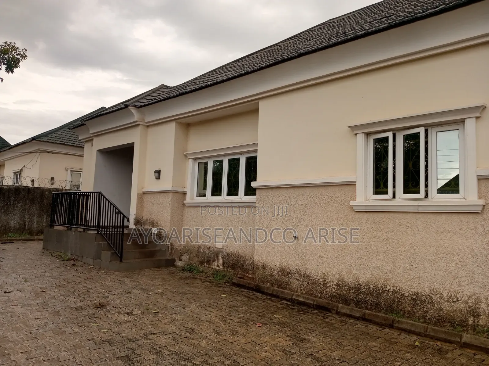 3bdrm Bungalow in New Site, Lugbe District for sale in Lugbe District