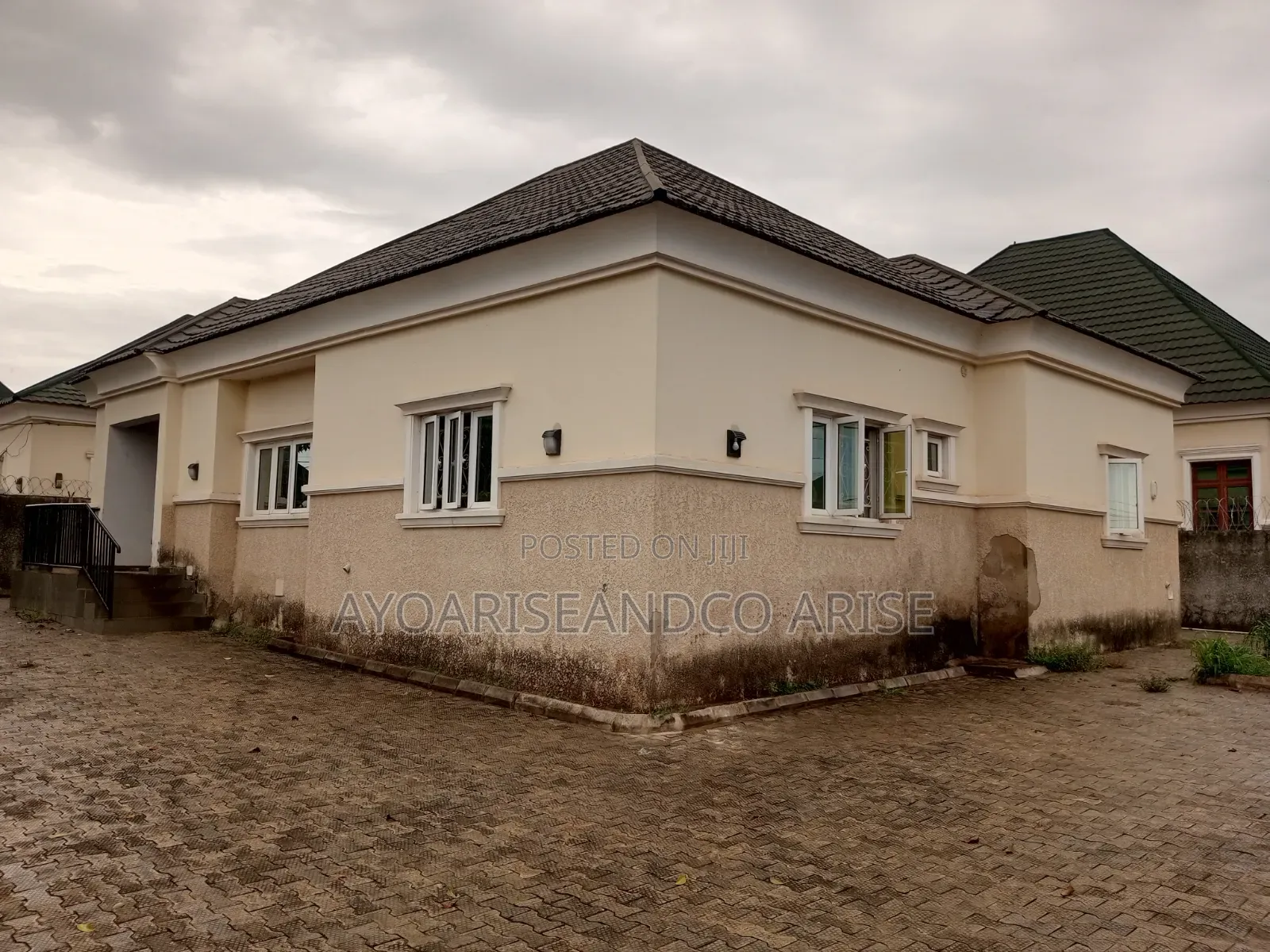 3bdrm Bungalow in New Site, Lugbe District for sale in Lugbe District