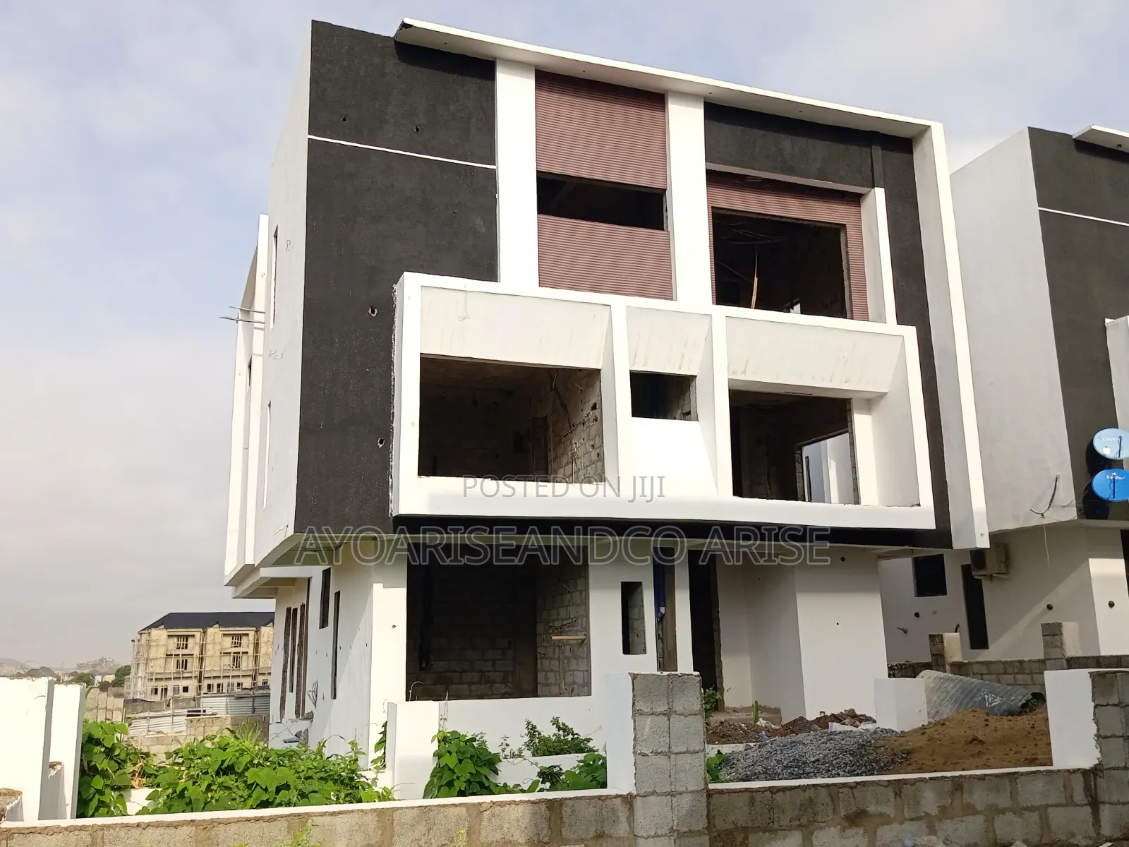 7bdrm Duplex in River Park, FHA for sale in FHA