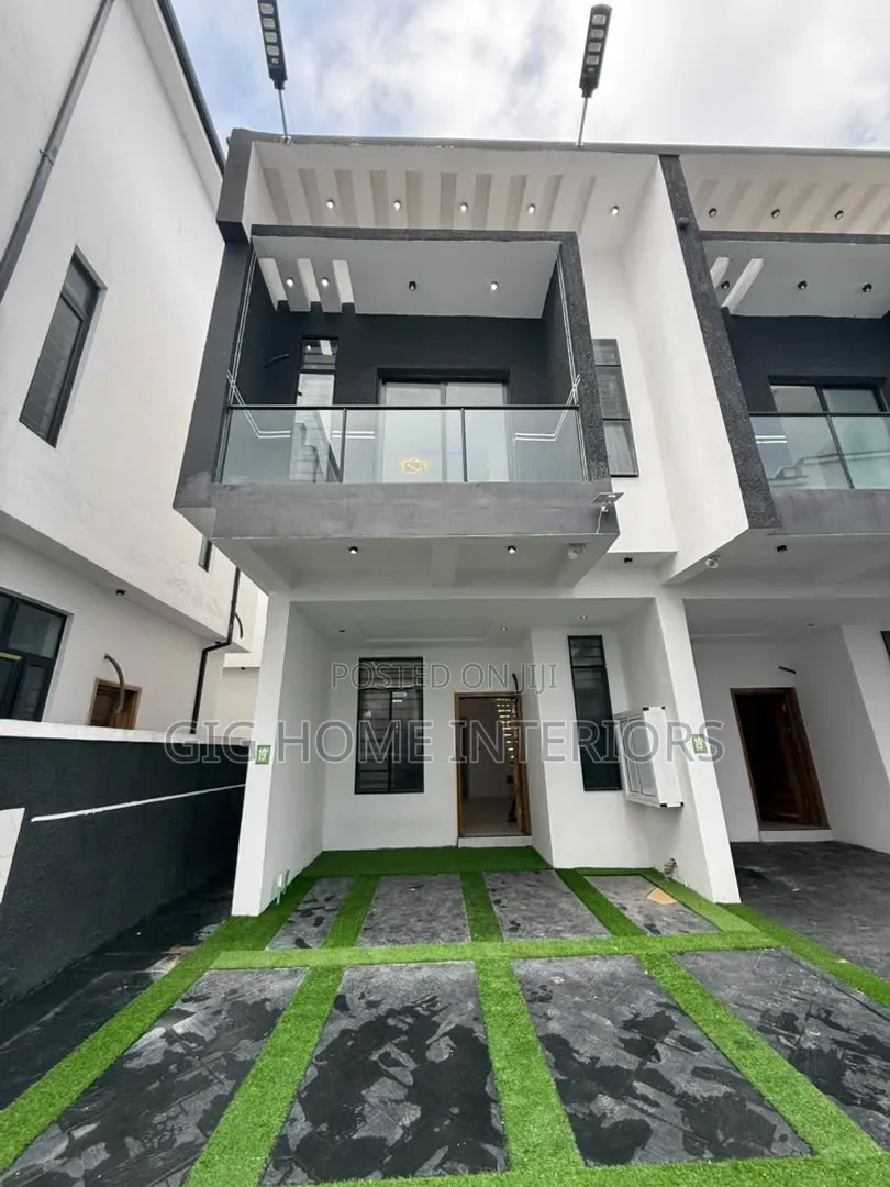 5bdrm Duplex in Lekky, Chevron for sale in Chevron